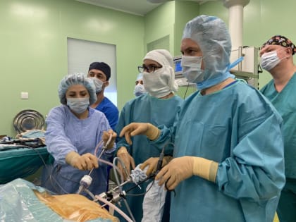 Урологи из Югры провели высокотехнологичную операцию с применением малоинвазивных методик