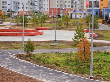 В Ханты-Мансийске завершается благоустройство парка «Лес Победы»