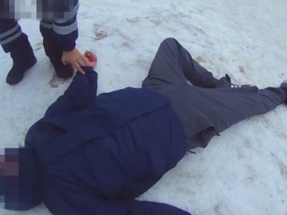 В Югре полицейские оказали помощь мужчине с эпилепсией
