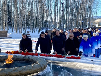 Николай Ташланов принял участие в митинге в честь 79-й годовщины снятия блокады Ленинграда