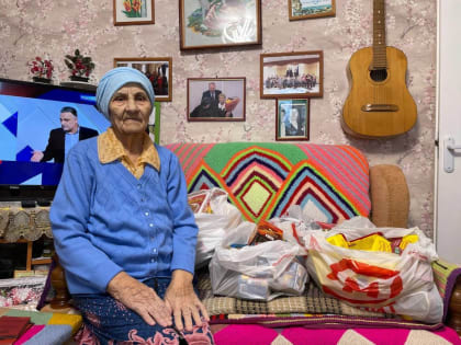 Партийцы доставят участникам СВО посылку от пенсионерки из Берёзово