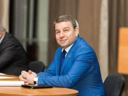 За помощью к Алексею Андрееву обратились больше тысячи югорчан