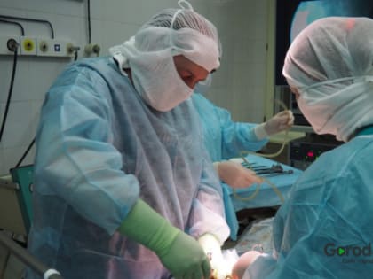 В Югре врачи-гинекологи удалили у женщины огромную миому весом более 4 килограммов