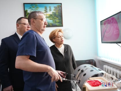 Хирурги Лангепасской больницы оттачивают мастерство на новом тренажере