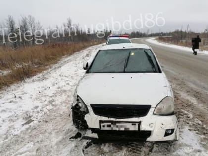 ​LADA улетела в кювет на югорской трассе - пострадали две пассажирки