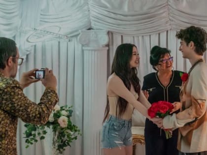 ​Стоит ли смотреть фильм «Анора» // Впервые вижу 18+