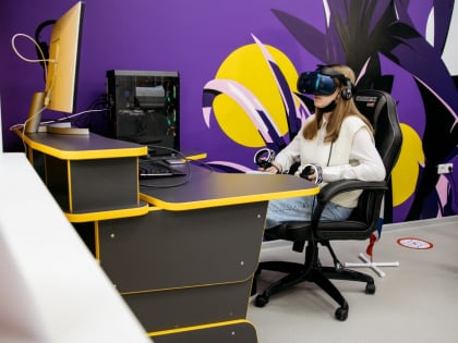 Наталья Комарова посетила в Сургутском районе новый молодежный центр