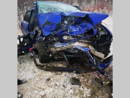 В страшном ДТП на трассе в Югре погиб человек, трое получили травмы