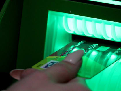 Мошенники обманули бойца СВО из ХМАО на 900 тысяч рублей, полученных за ранение