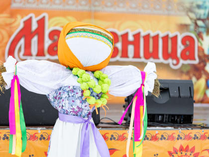 В Сургуте отметили Масленицу в духе русских традиций