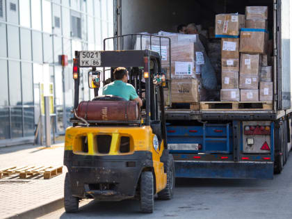 2340 посылок отправили югорчане на Донбасс с начала года