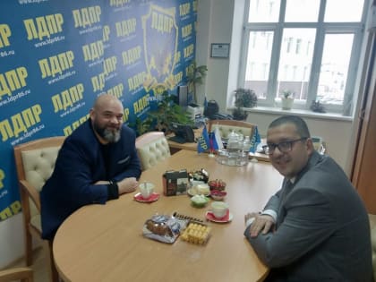 Виктор Сысун обсудил вопросы работы УК Сургута