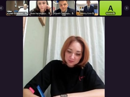 Комитеты Молодежного парламента при Думе Югры проводят заседания перед грядущим очередным пленарным заседанием регионального Молодежного парламента