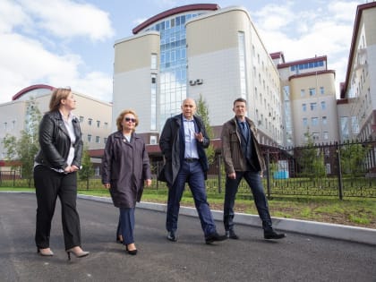 Андрей Филатов оценил качество работ по ремонту проезда к социально значимым объектам