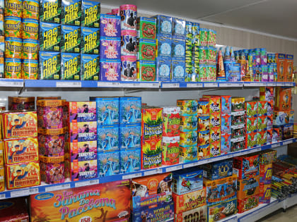 С какого возраста можно продавать несовершеннолетним петарды и другую пиротехнику?