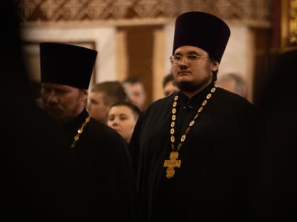 Митрополит Ханты-Мансийский и Сургутский Павел совершил вечерню с чином прощения в Воскресенском кафедральном соборе г. Ханты-Мансийска