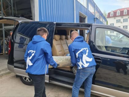 Единороссы передали волонтёрскому движению «Шьём для наших» новые материалы