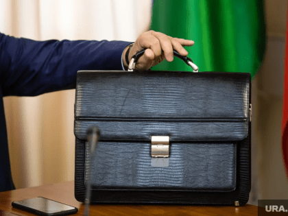 Депутаты Мегиона избрали мэром фаворита властей ХМАО Петриченко