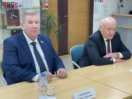 В завершение рабочего визита в Белоярский район Борис Хохряков встретился с активом местного отделения партии «Единая Россия»