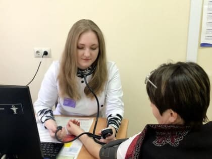 В села Тюменской области едут работать молодые медики