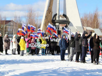 Более 100 жителей Талинки приняли участие в флешмобе «Верен России - верен себе!»