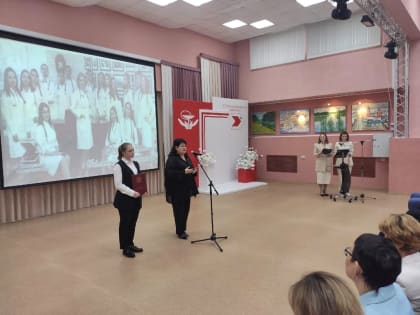 Наталья Западнова поздравила коллективы медицинских организаций Нижневартовска с Днем медицинского работника