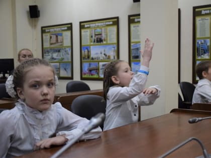 Первоклассники - будущие избиратели