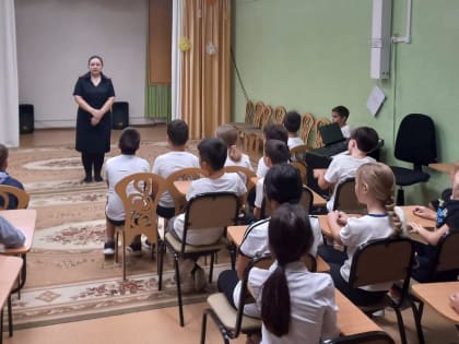 Полицейские Нефтеюганска проводят профилактические беседы с подрастающим поколением