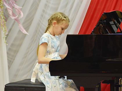 Жизнь заполняет музыка собою