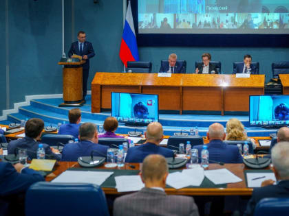 Наталья Комарова обсудила с главами муниципалитетов Югры готовность к новому учебному году