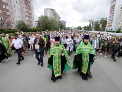 Крестный ход собрал тысячи верующих в Сургуте