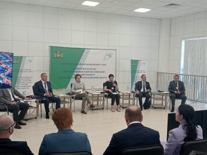 В Югорске обсудили градостроительный потенциал четырех муниципалитетов Югры