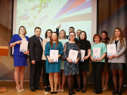 Сегодня в администрации Октябрьского района царила воодушевляющая атмосфера - все потому, что к нам пришло много гостей