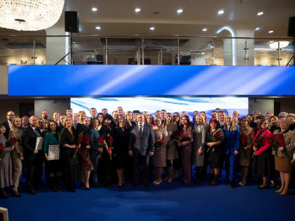 В Сургуте отметили более 200 жителей за вклад в развитие избирательной системы