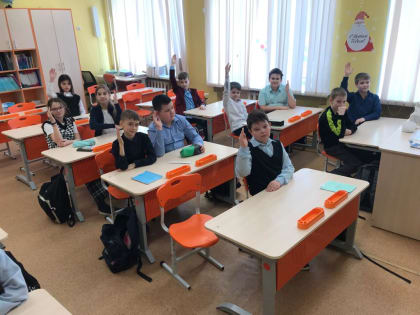 Клирик прихода храма в честь иконы Божией Матери «Всех скорбящих Радость» г.Сургута побеседовал с учащимися