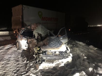 В Югре в столкновении с грузовиком погибла водитель Нyundai