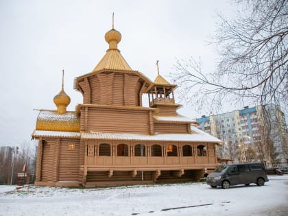 В канун Недели 23-й по Пятидесятнице митрополит Павел совершил всенощное бдение в храме в честь всех святых в земле Сибирской просиявших г. Сургута