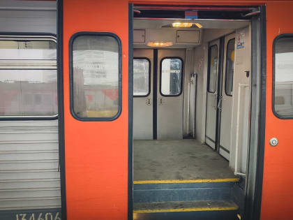 Школьники и студенты из ХМАО смогут ездить на электричках за полцены