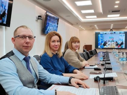 Оксана Михеева приняла участие в народном обсуждении по вопросу защиты семьи и традиционных семейных ценностей