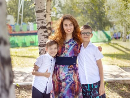 Молодой политик Югры организовала фотопроект «Мегионские семьи»