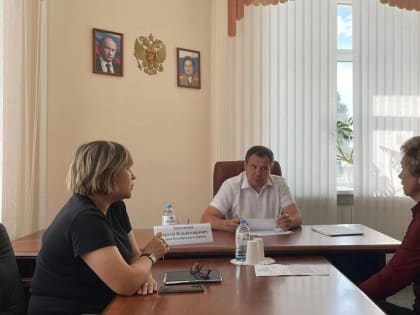 Глава Октябрьского района Сергей Заплатин провёл очередной прием граждан по личным вопросам