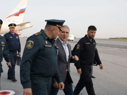 ​Глава МЧС РФ и губернатор Тюменской области встретились с жителями сел, пострадавших от пожаров