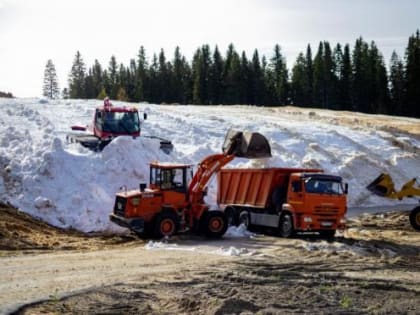 В Ханты-Мансийске идут работы по формированию лыжной трассы