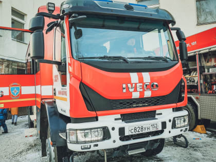 Женщина погибла при пожаре в гаражном кооперативе на Ямале