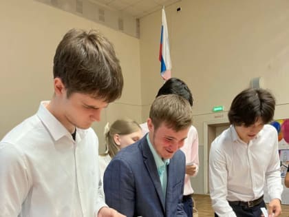 Студенты первого вуза Югры рассказывают школьникам про ВИЧ