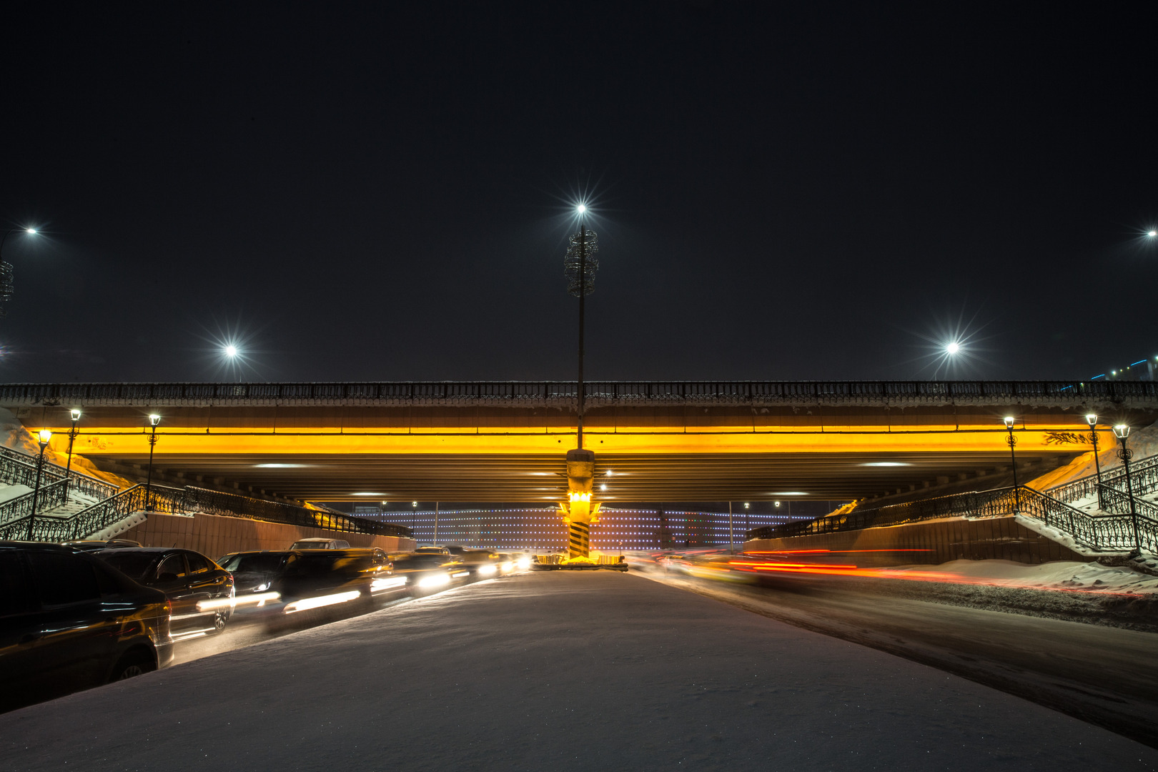 мост в сургуте ночью