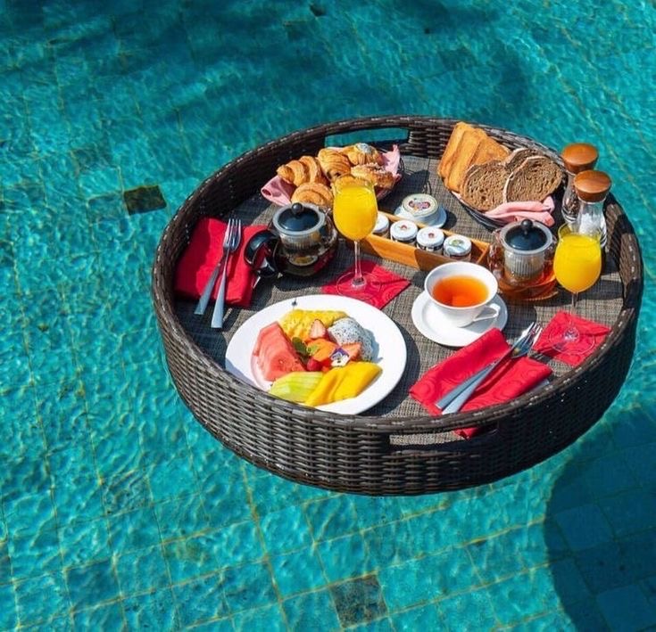 Floating Breakfast