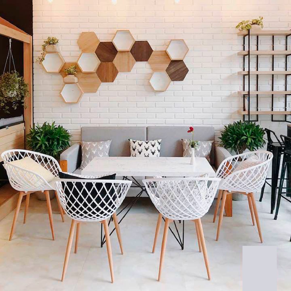 Silla Eames Mesh - Negra