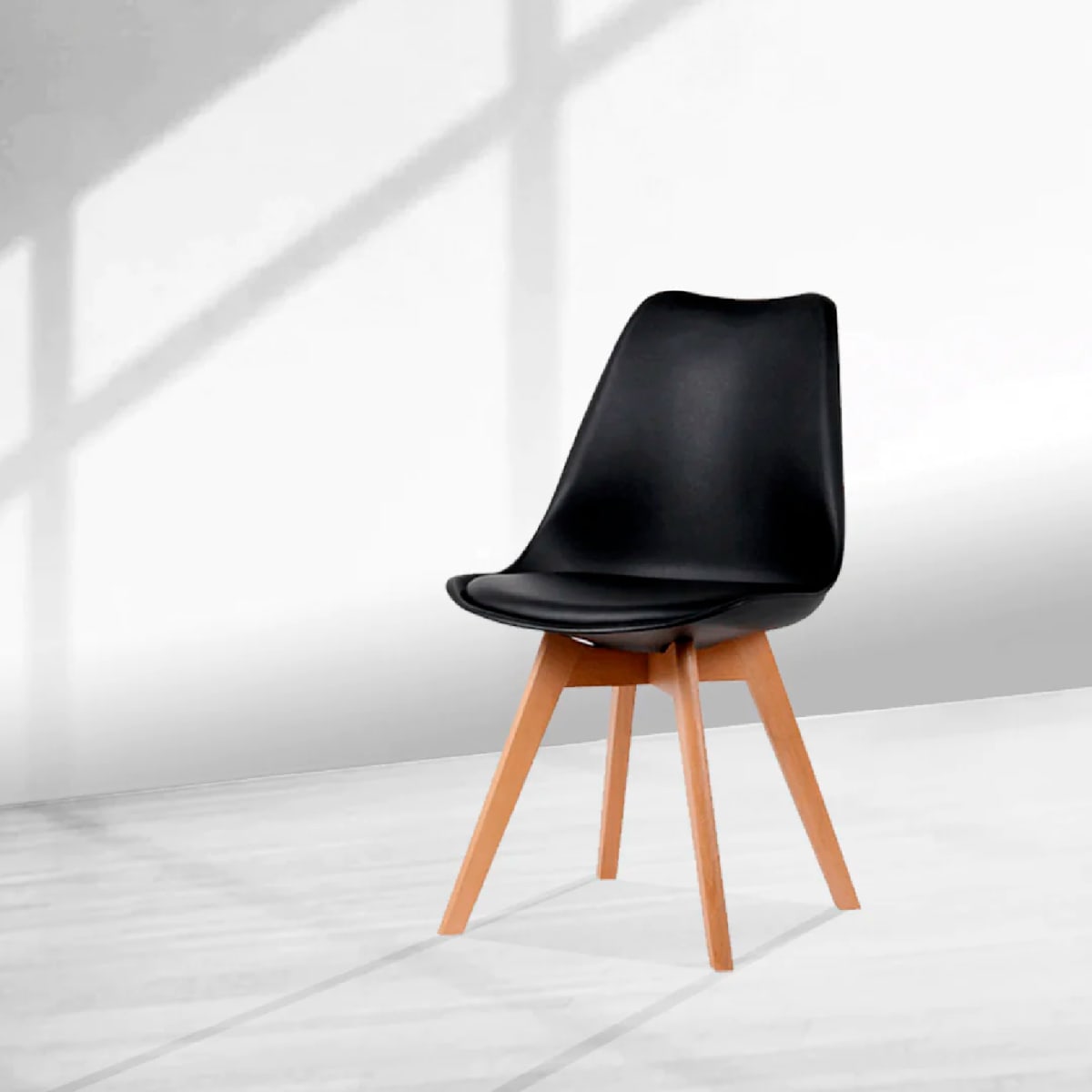 Silla Tulip Acolchada - Negra