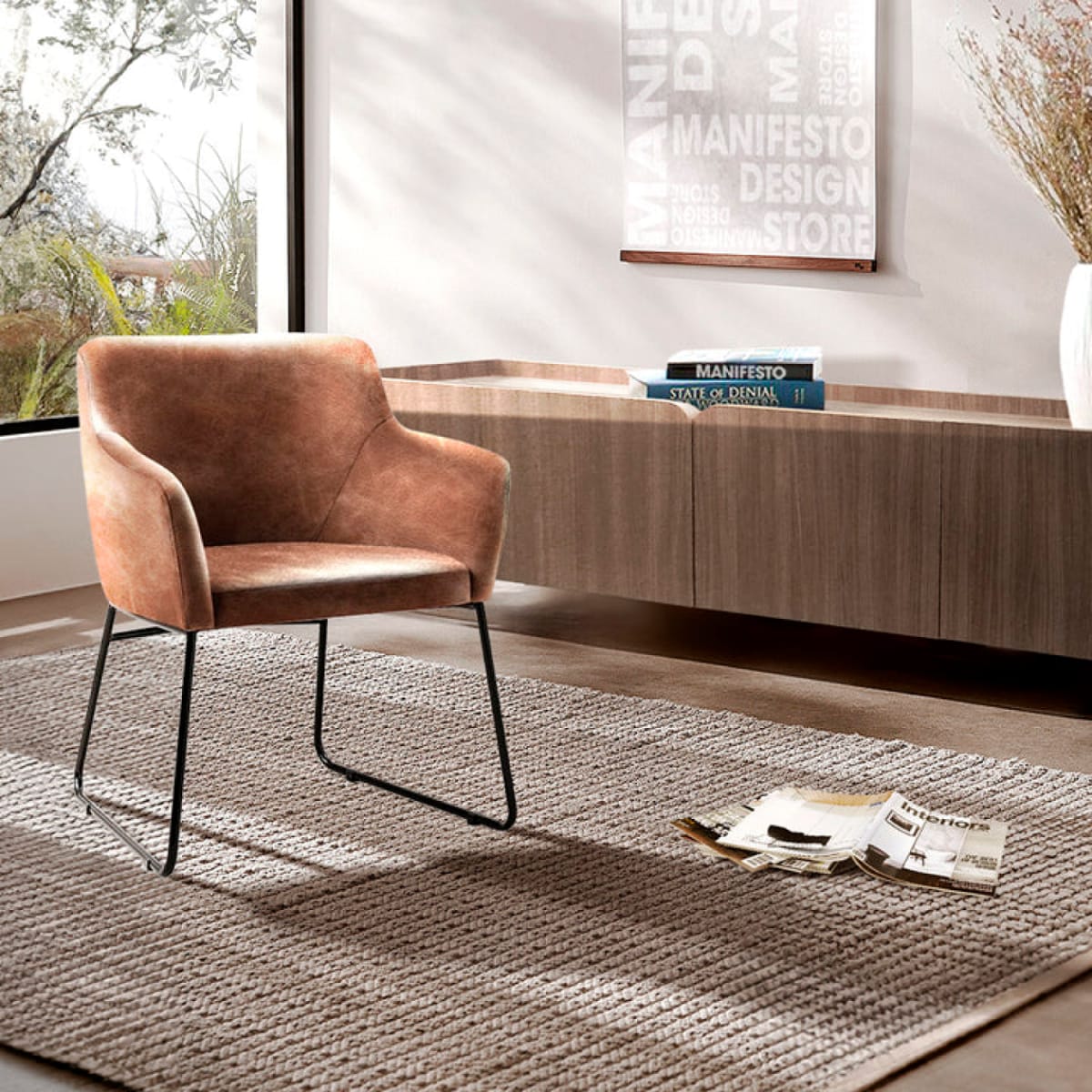 Butaca Albania de Cuero Sintético con Metal Industrial